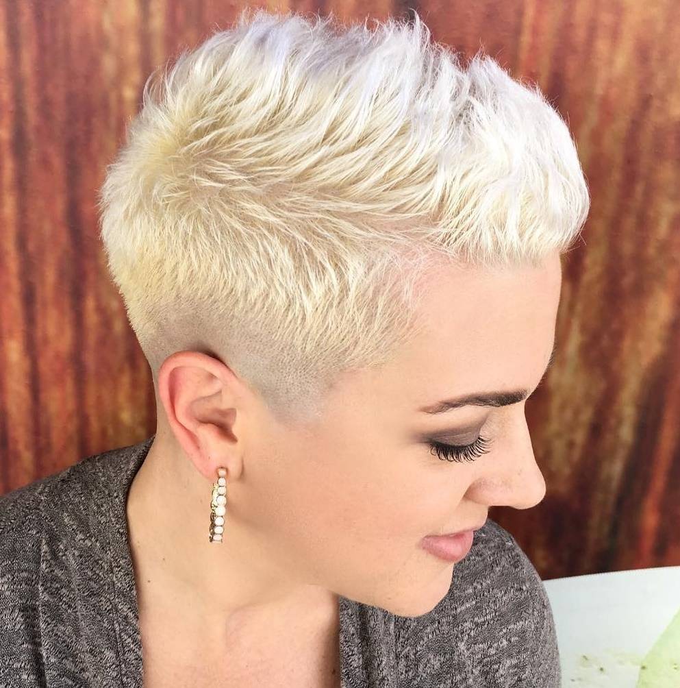 30 Classy Hairstyles and Haircuts for Fine Hair to Do in 2021