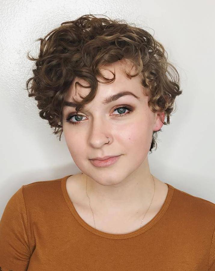 30 Fab Hairstyles for Short Curly Hair to Enjoy in 2024 - Womanstrong