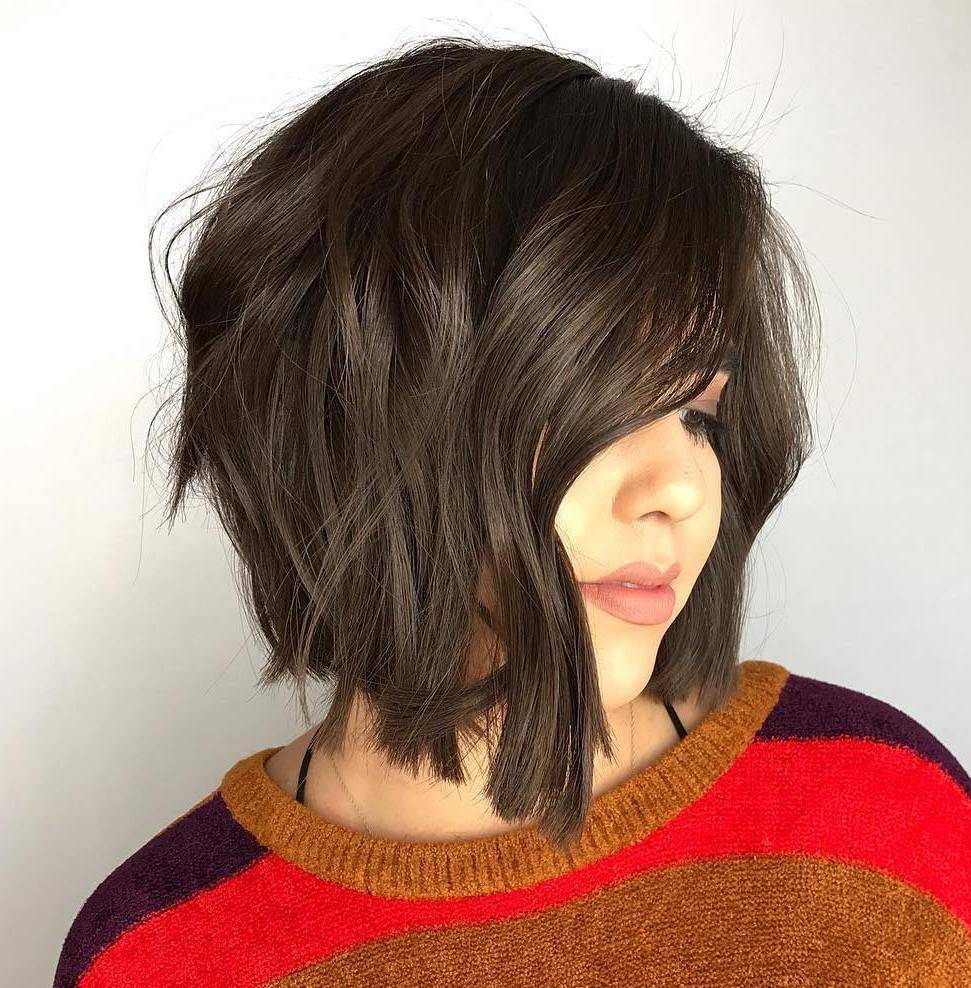 30 Short Hairstyles for Round Faces to Create Wow Effect in 2021