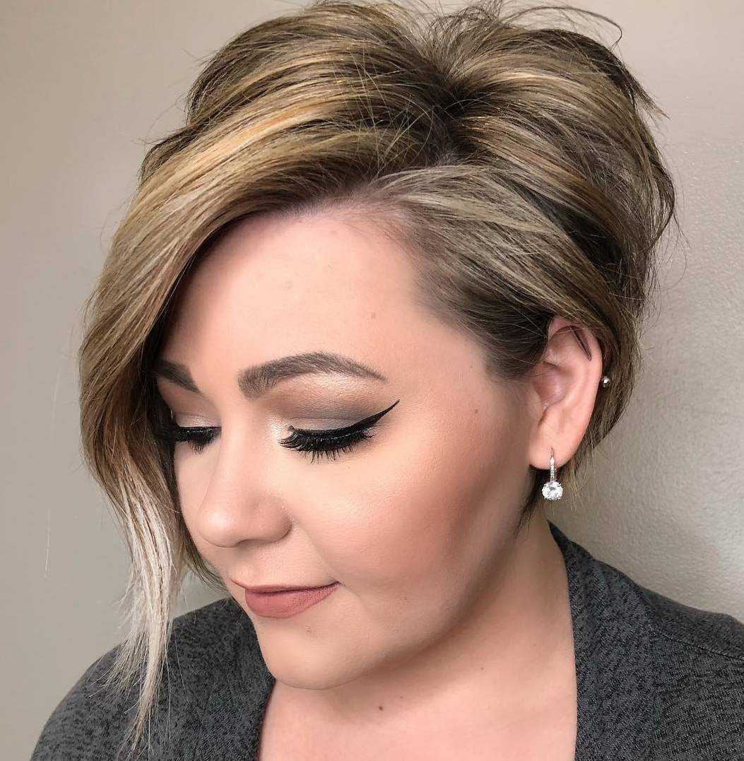 30 Short Hairstyles for Round Faces to Create Wow Effect in 2021