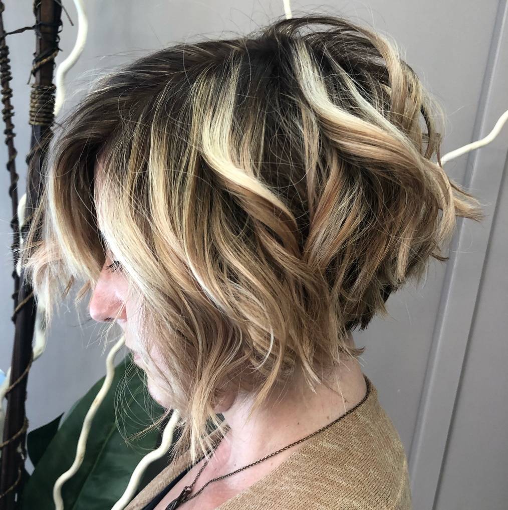 35 Captivating Short Hairstyles for Thick Hair You’ll Want to Don in 2021
