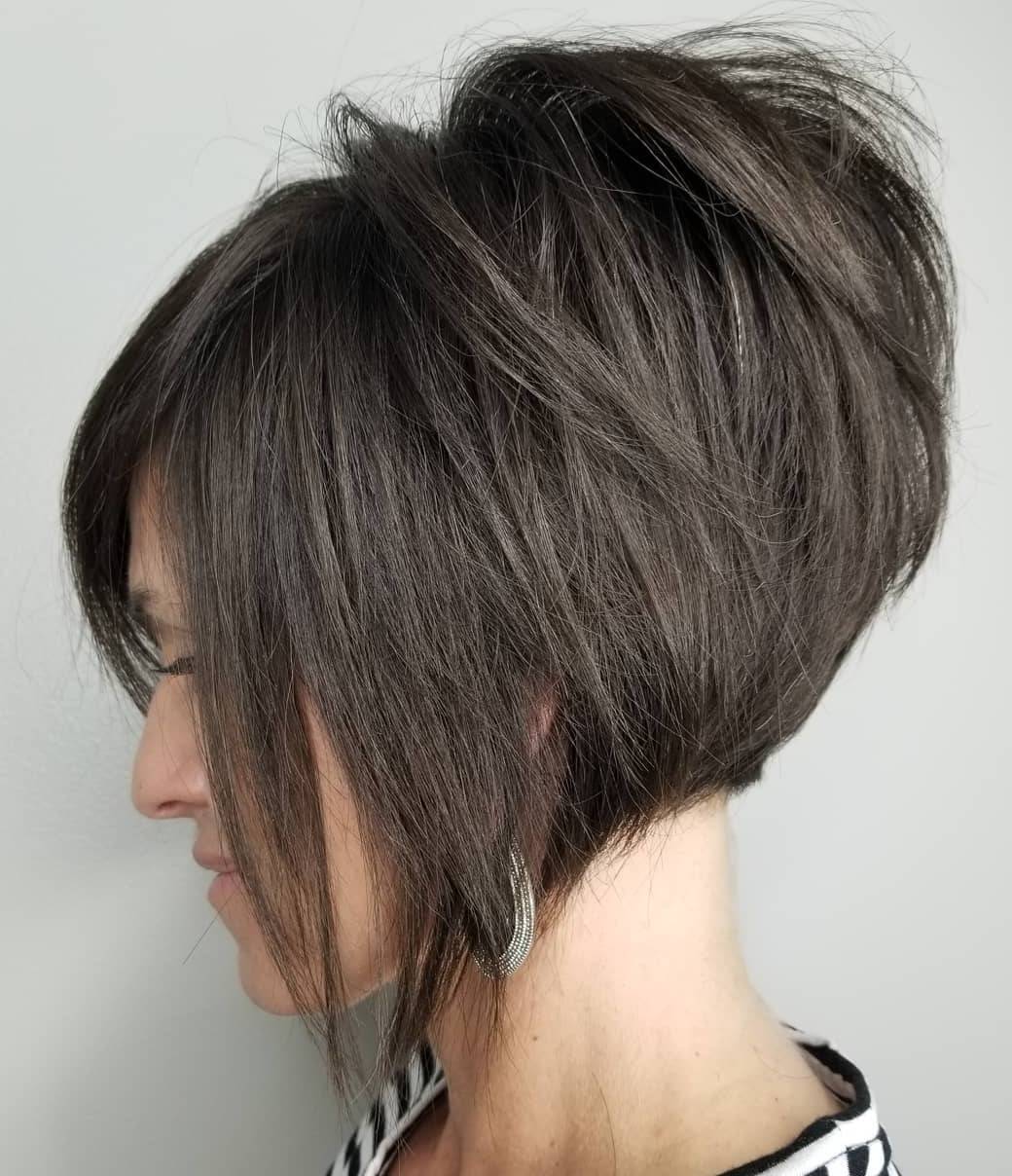 35 Captivating Short Hairstyles for Thick Hair You’ll Want to Don in 2021