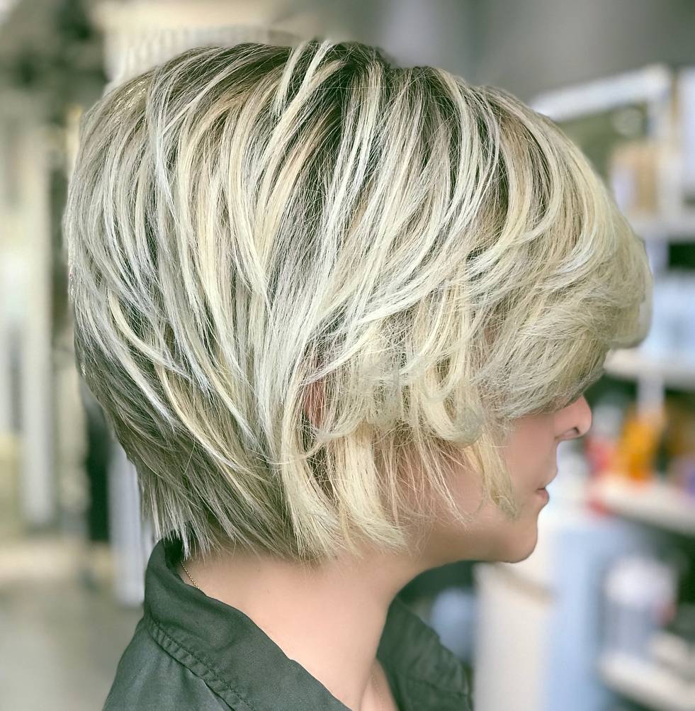 35 Chicest Short Haircuts for Thick Hair Women Should Try in 2022 ...