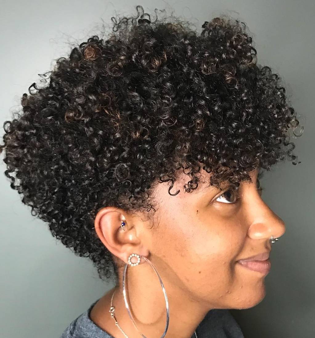 35 Captivating Short Hairstyles for Thick Hair You’ll Want to Don in 2021