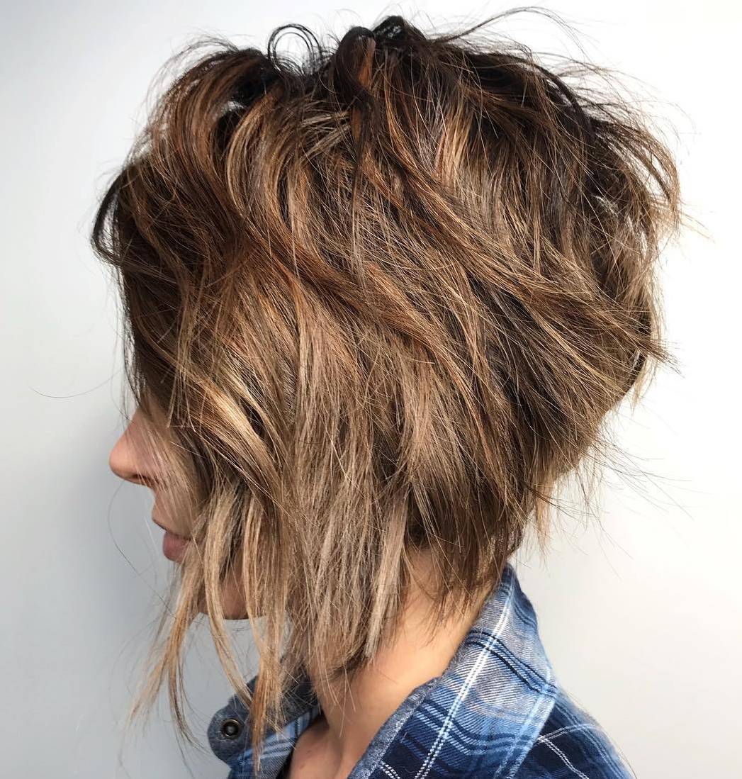 35 Captivating Short Hairstyles for Thick Hair You’ll Want to Don in 2021