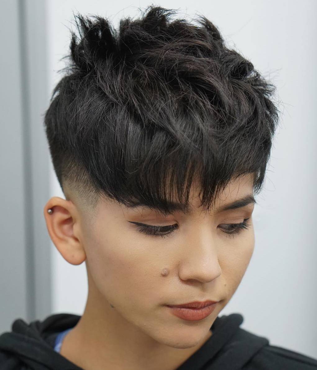 35 Captivating Short Hairstyles for Thick Hair You’ll Want to Don in 2021