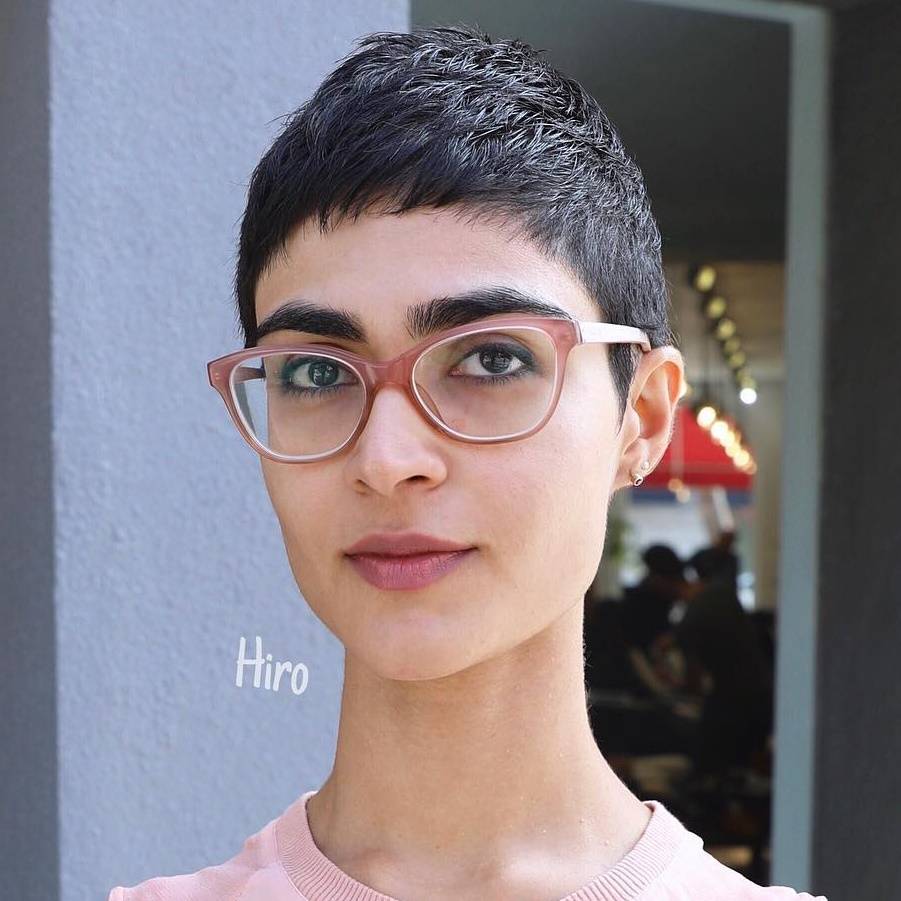 35 Captivating Short Hairstyles for Thick Hair You’ll Want to Don in 2021