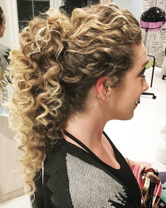 40 Incredibly Cool Curly Hairstyles for Women to Embrace in 2021