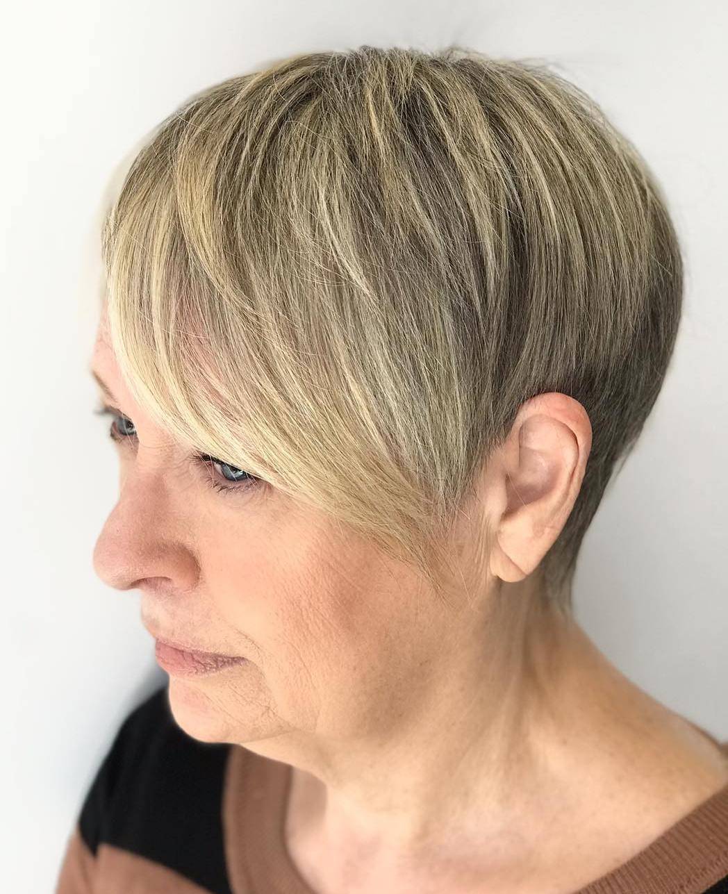 50 Short Hairstyles and Haircuts for Women over 50 to Sport in 2021