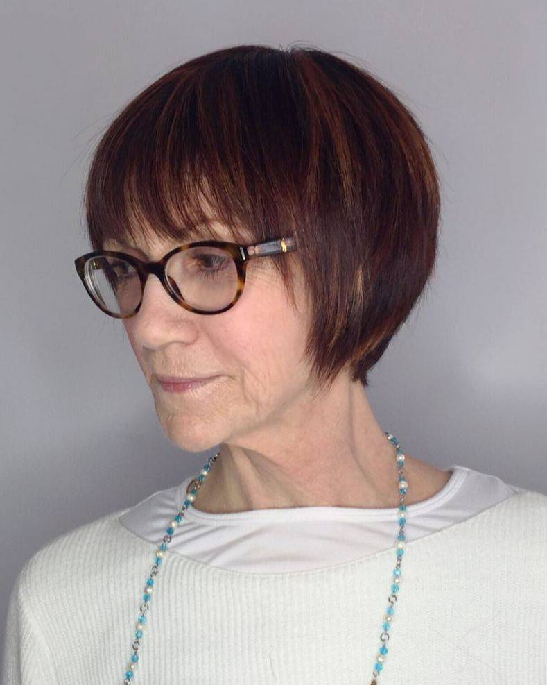 50 Short Hairstyles and Haircuts for Women over 50 to Sport in 2021