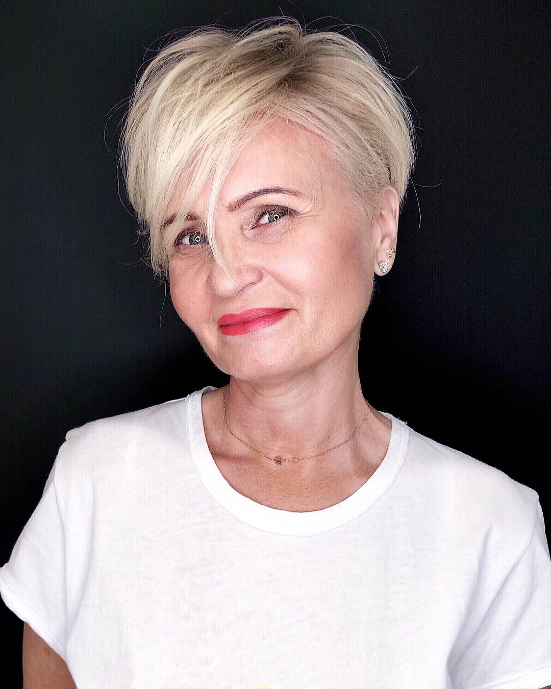 50 Short Hairstyles and Haircuts for Women over 50 to Sport in 2021