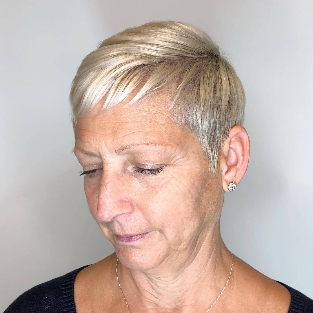 50 Short Hairstyles and Haircuts for Women over 50 to Sport in 2021