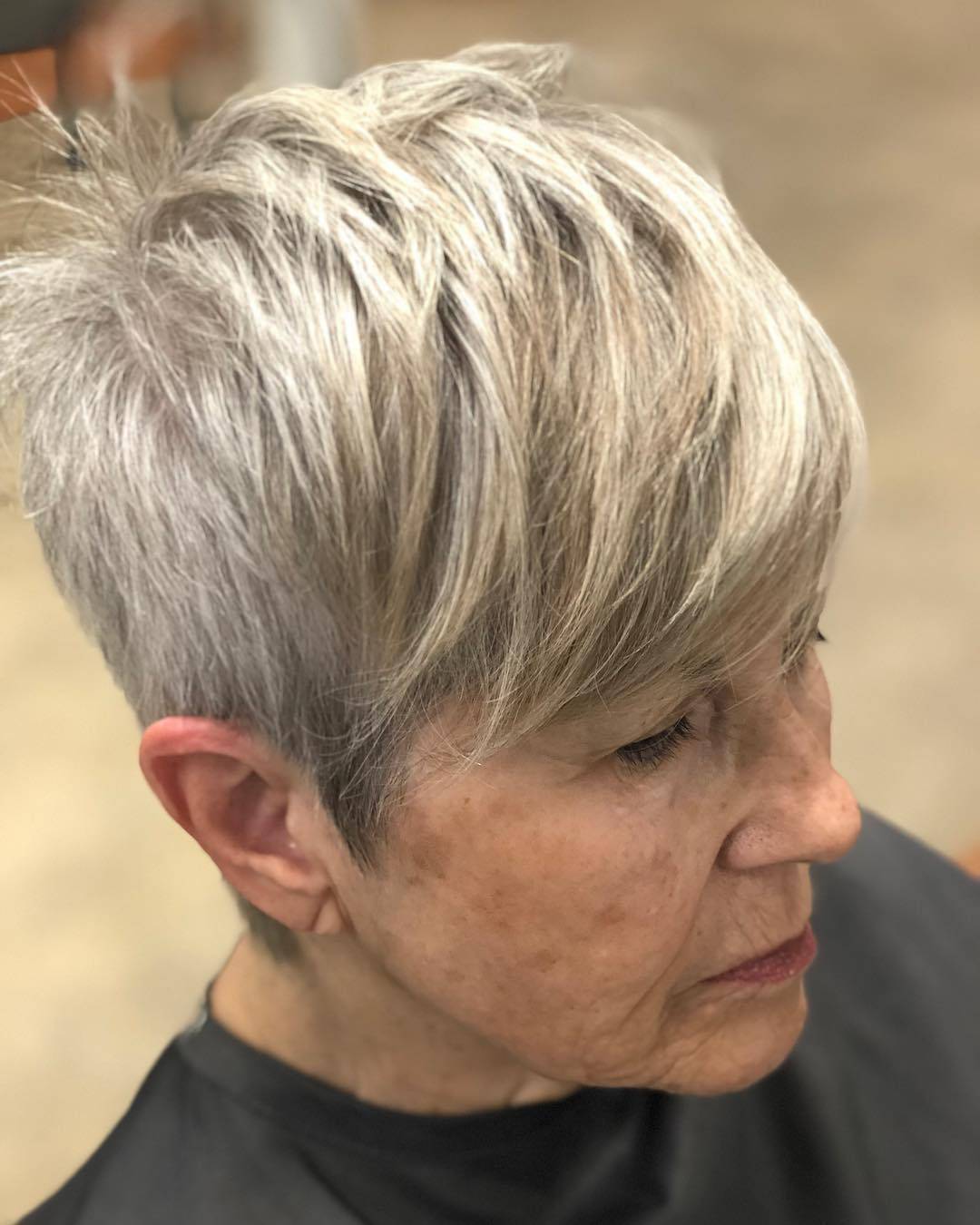50 Short Hairstyles and Haircuts for Women over 50 to Sport in 2021