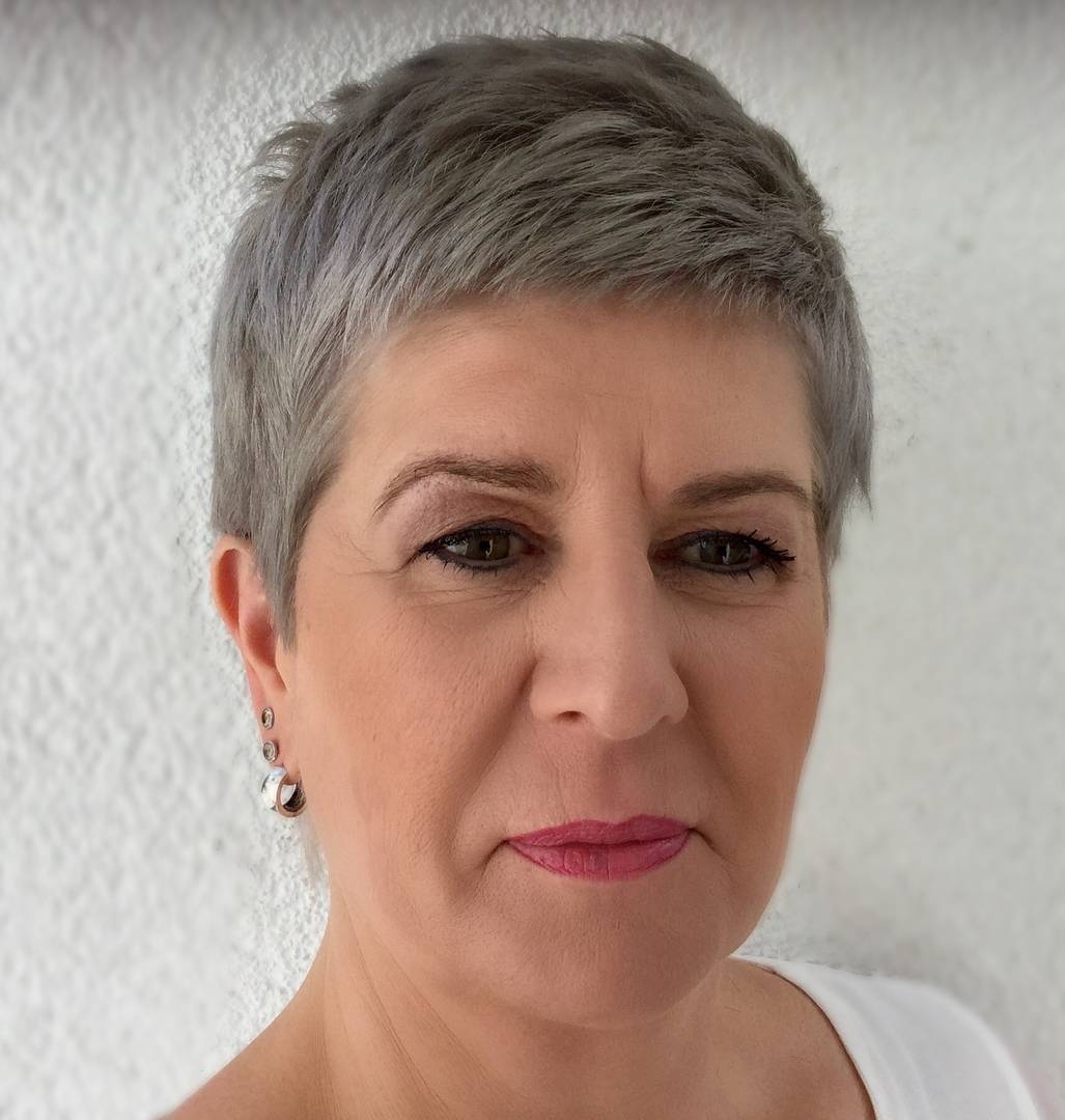 50 Short Hairstyles and Haircuts for Women over 50 to Sport in 2021