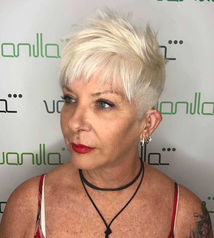 50 Short Hairstyles and Haircuts for Women over 50 to Sport in 2021