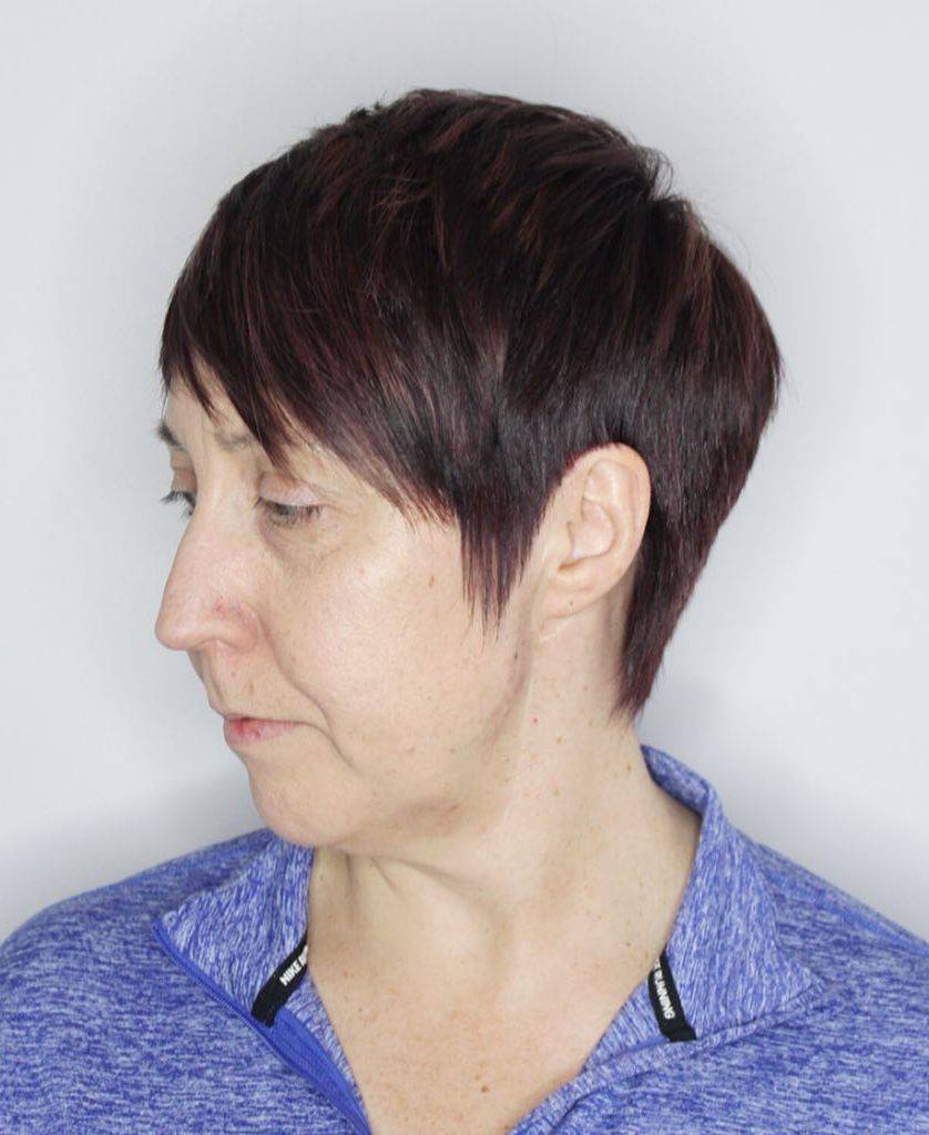 50 Short Hairstyles and Haircuts for Women over 50 to Sport in 2021