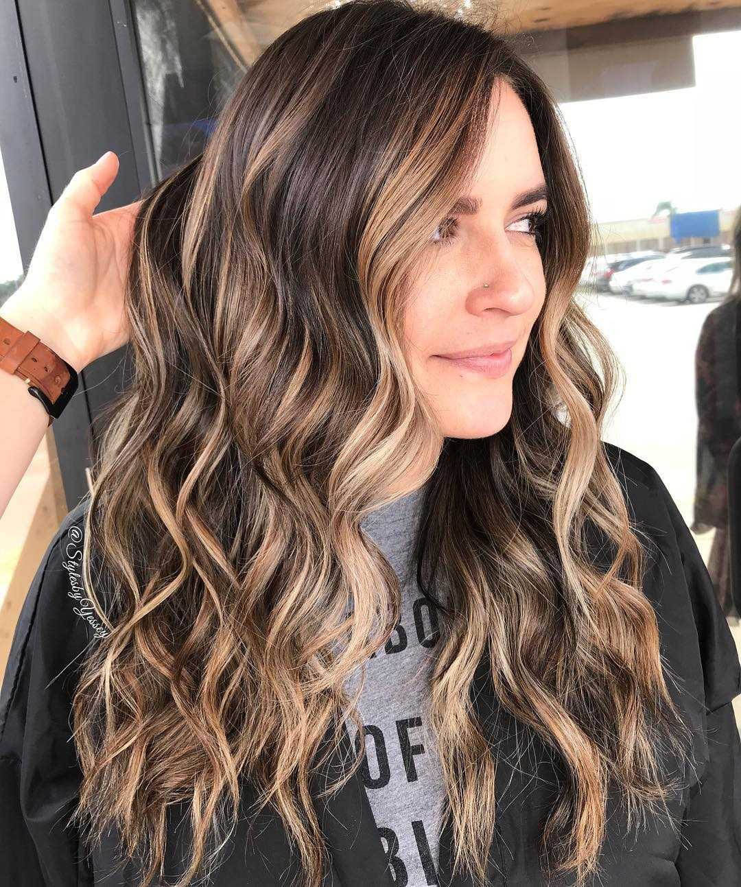 30 Hottest Trends for Brown Hair with Highlights to Nail in 2021