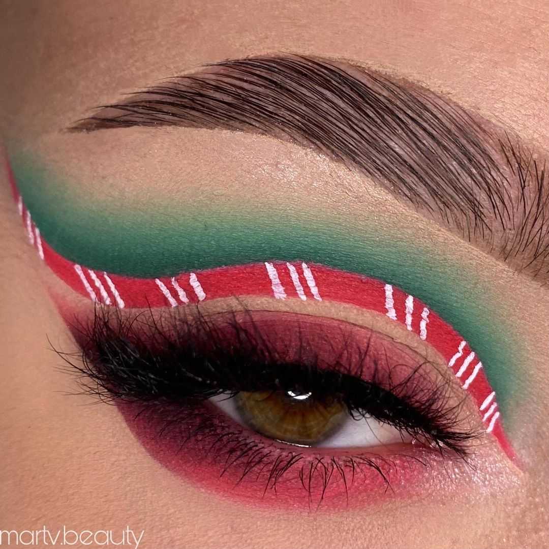 37 Different Christmas Makeup Looks for this Holiday Season- Hairstylery