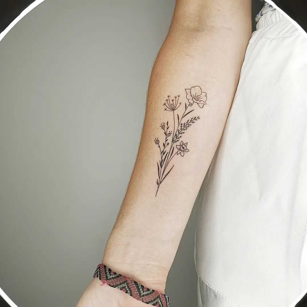50 Minimalist Tattoo Ideas for Every Style and Personality - Hairstylery