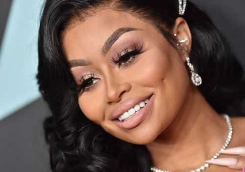 Blac Chyna smiling for the camera